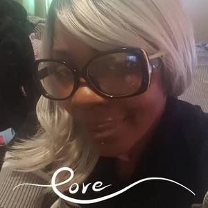 Meet your Posher, Crystal